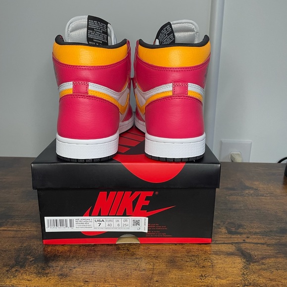 SOLD-Nike Air Jordan 1 Retro High OG L 555088-603 Sz 7 - Picture 4 of 9